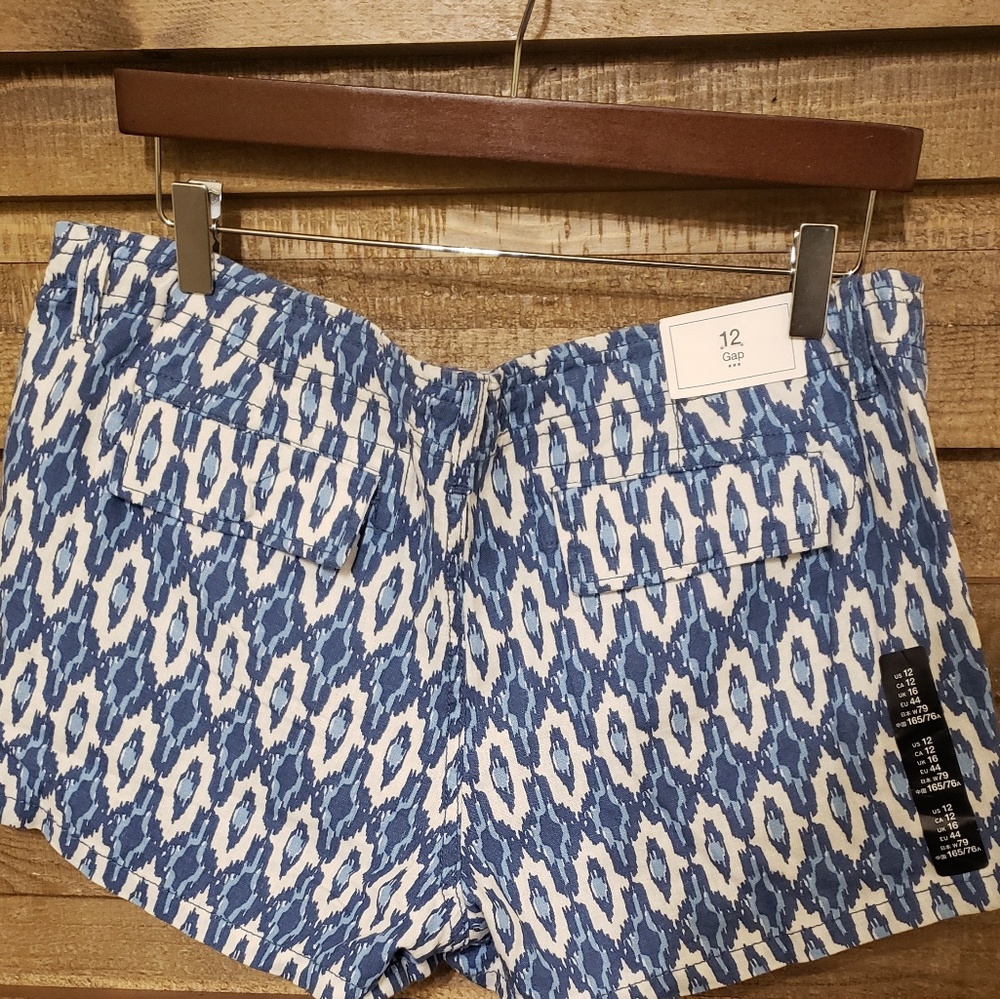 Drawstring Linen Shorts - Picture 2 of 3